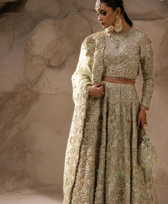 6 Luxurious Designer Wedding Suits for Ladies in Winter screenshot 2025 09 16 213804